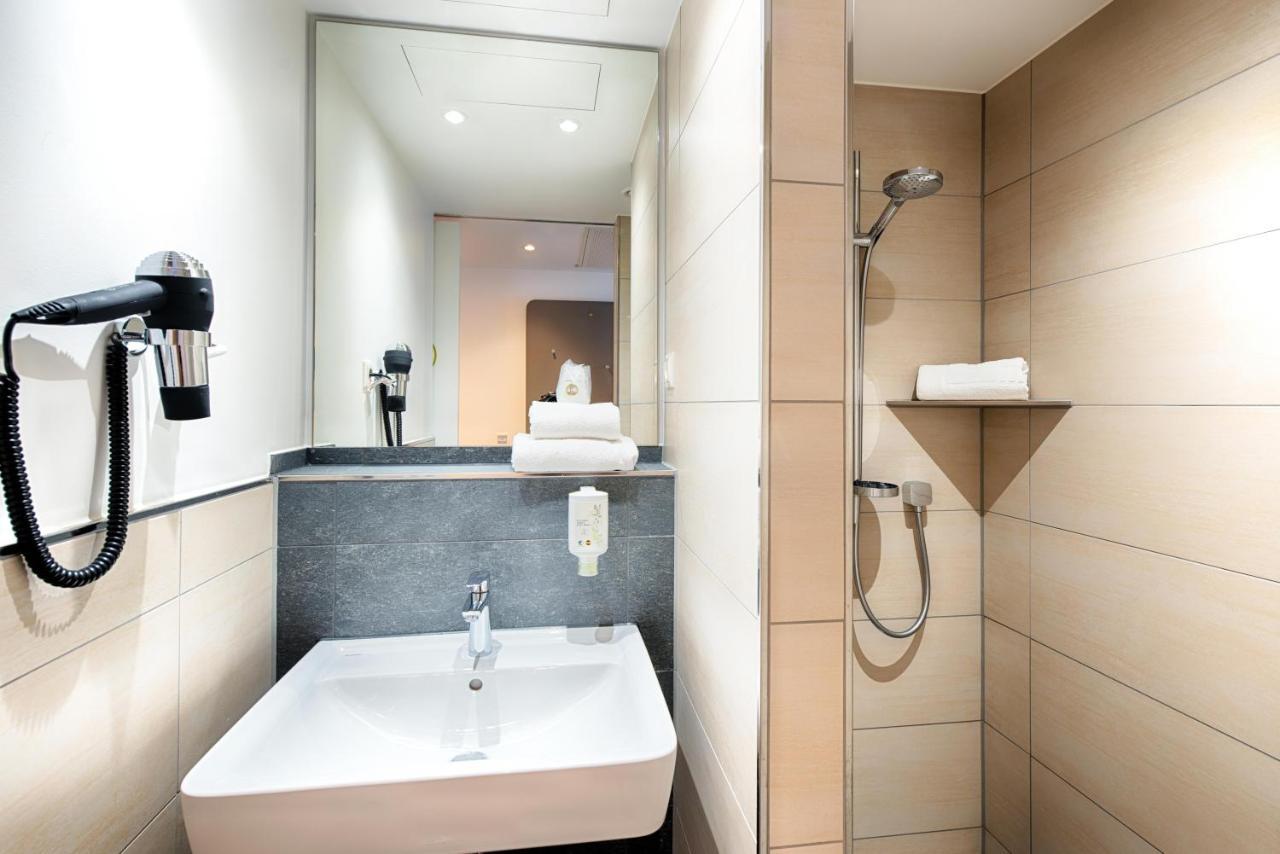 B&B Hotel Augsburg-West Bagian luar foto